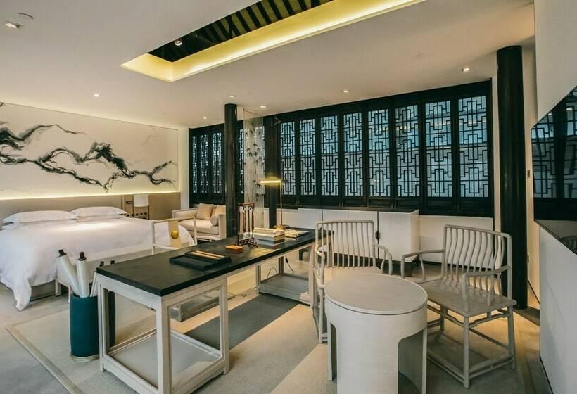 Номер Стандарт, The Emperor Suzhou