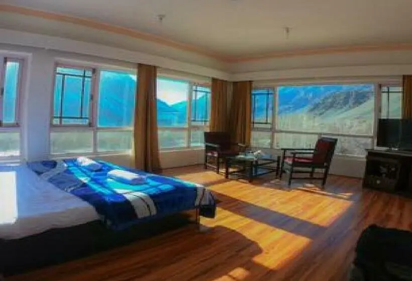 デラックスルーム, The Nun Kun Residency Kargil