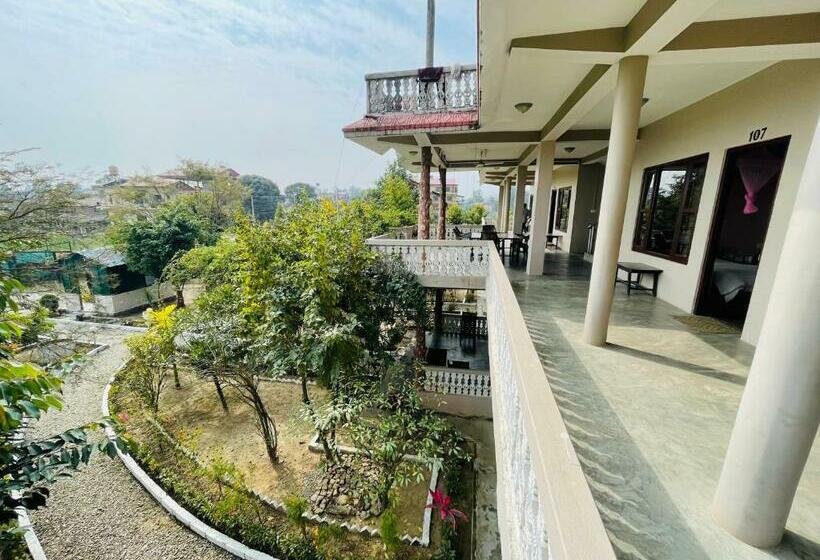 اتاق لوکس با بالکن, Tree Tops