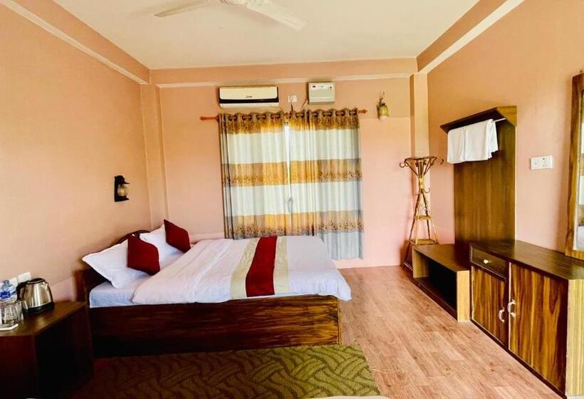 اتاق لوکس با بالکن, Tree Tops