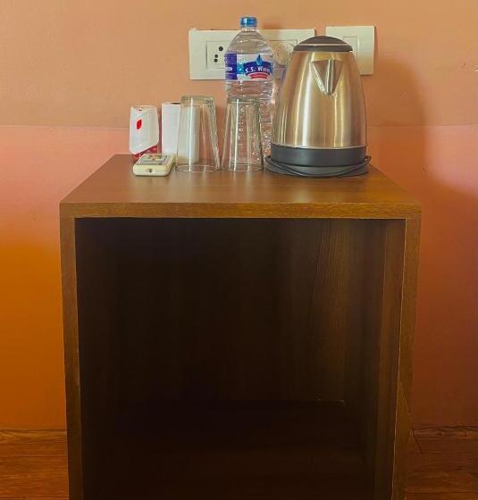 اتاق لوکس با بالکن, Tree Tops