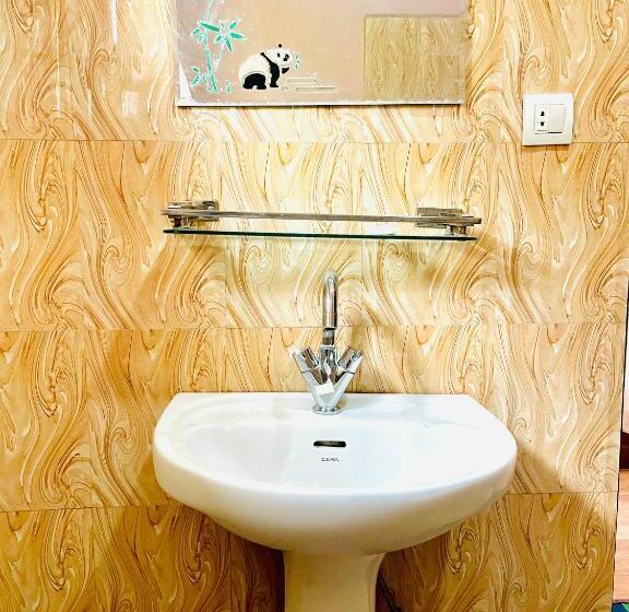 اتاق استاندارد یک نفره, Tree Tops