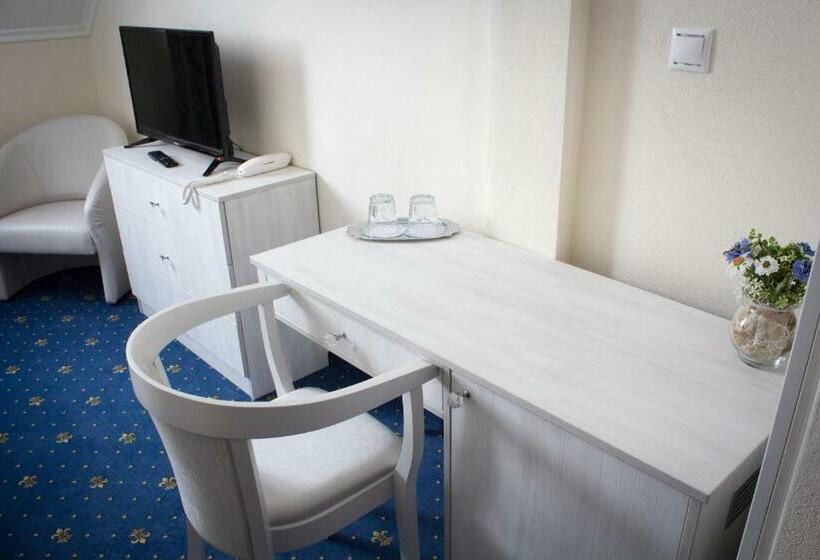 스탠다드 룸, Viliam Frano