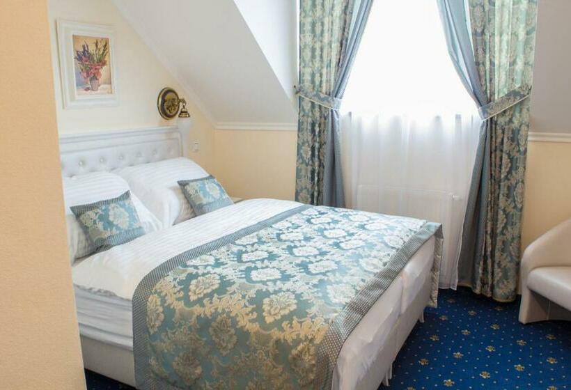 스탠다드 룸, Viliam Frano