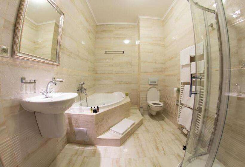 침실 1개 디럭스 아파트, Viliam Frano