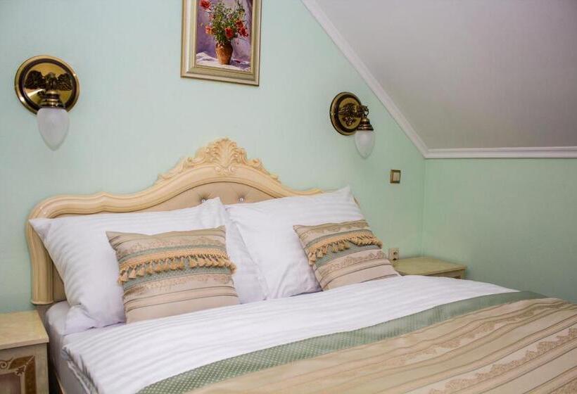 패밀리 스위트, Viliam Frano