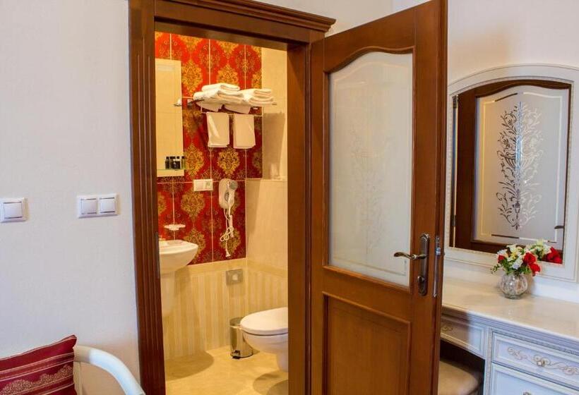 Family Suite, Viliam Frano
