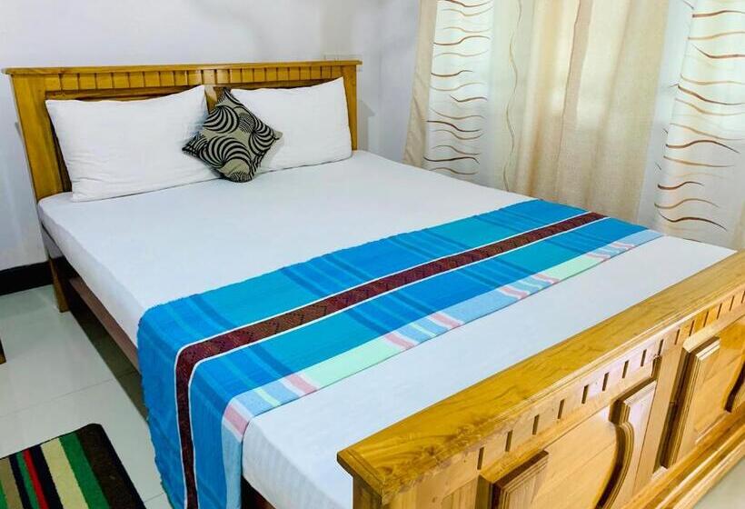 اتاق لوکس با بالکن, Rich Resort & Restaurant