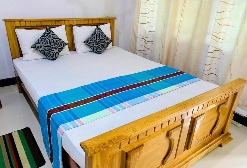 اتاق لوکس با بالکن, Rich Resort & Restaurant