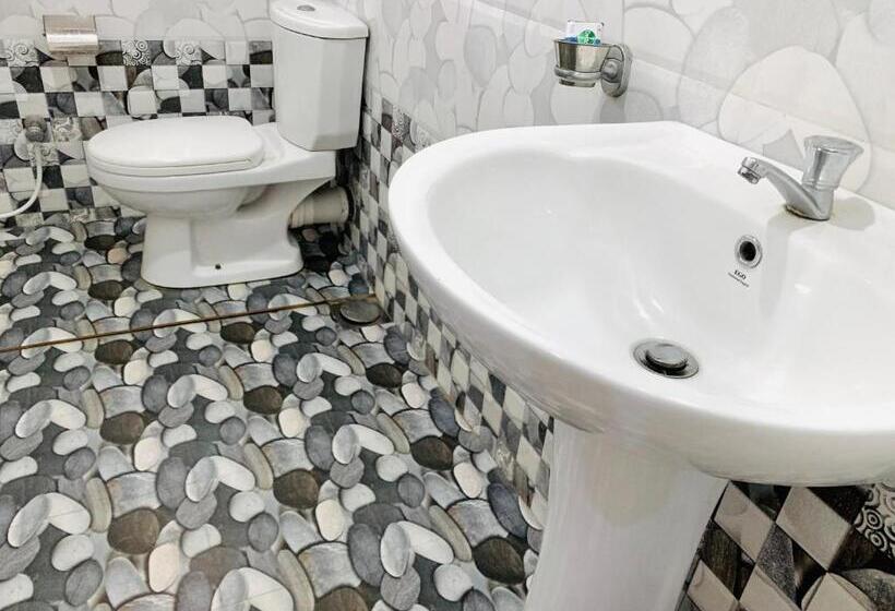 اتاق خانوادگی, Rich Resort & Restaurant