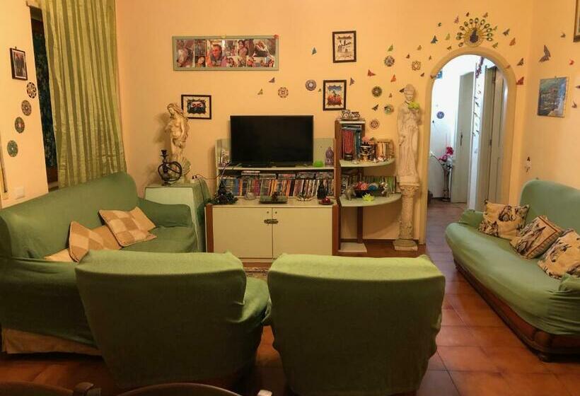 غرفة قياسية رباعية مزودة بشُرفة, B&b Le Mille E Una Notte