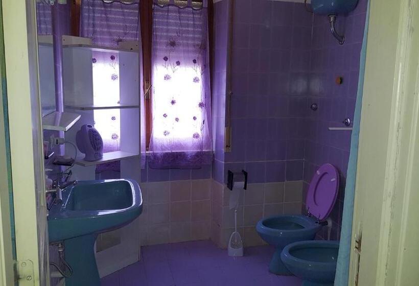 غرفة قياسية رباعية حمام مشترك, B&b Le Mille E Una Notte