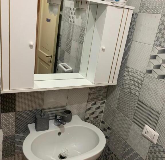 浴室共有スタンダード4人用ルーム, B&b Le Mille E Una Notte