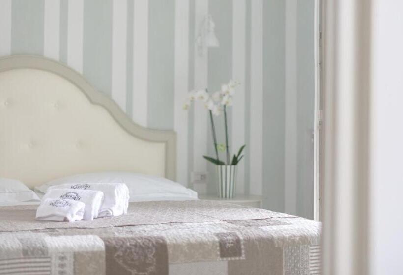 Номер Стандарт с Балконом, Gruppo Luxe Domus Vigevano