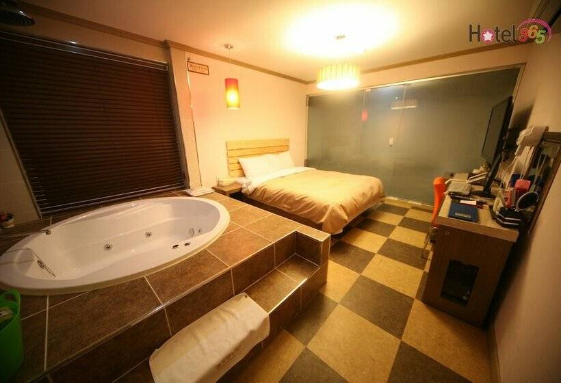 标准间, Chuncheon Myeongdong