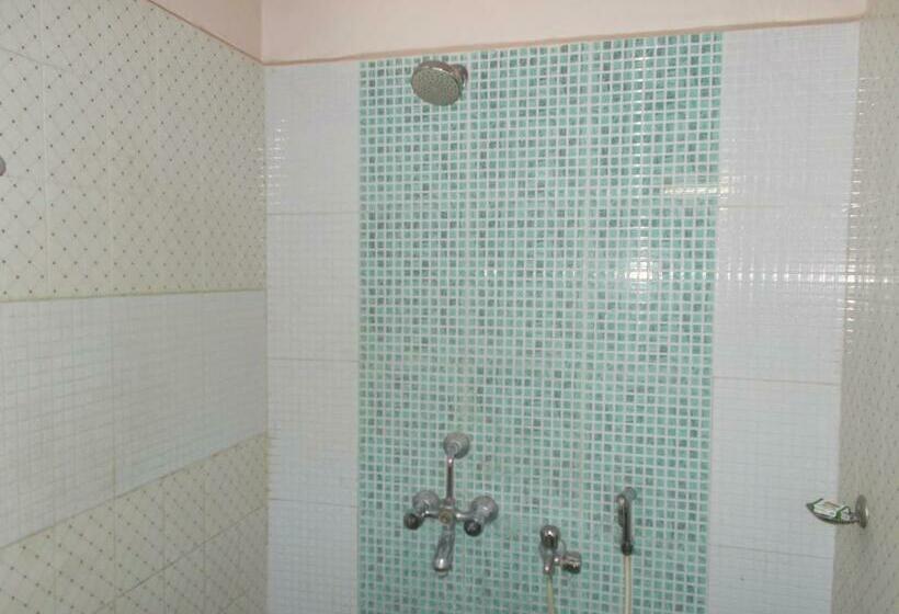 חדר סטנדרט, Embassy