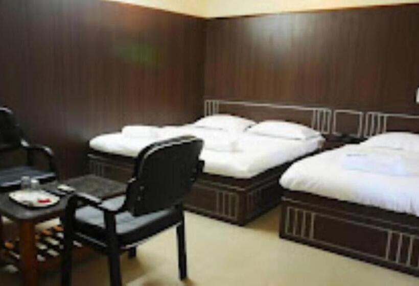 Chambre Triple Standard, Govind Heights