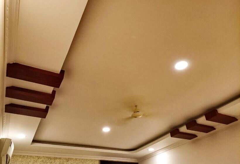 豪华套房, Green Park Suites