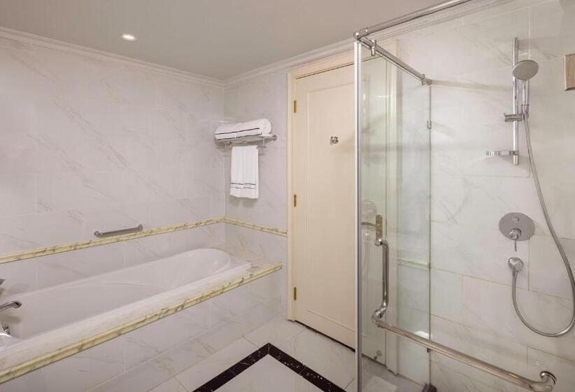 اتاق لوکس با چشم‌انداز باغ, Melia Vinpearl Cua Hoi Beach Resort
