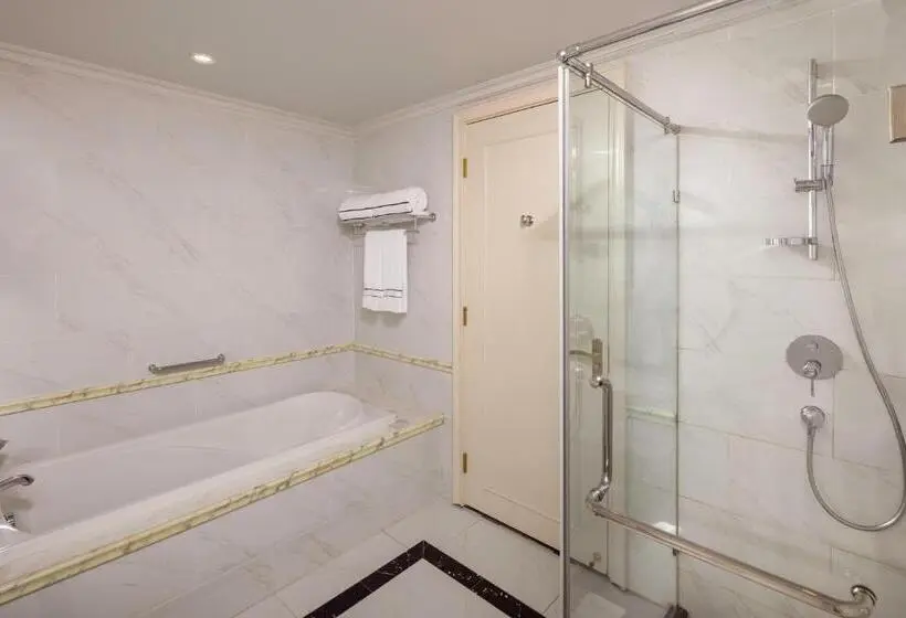 اتاق لوکس با چشم‌انداز باغ, Melia Vinpearl Cua Hoi Beach Resort