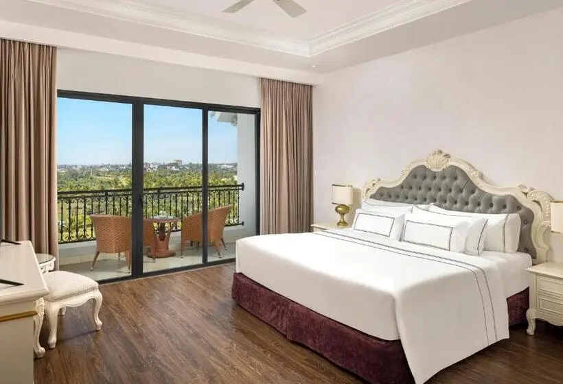 اتاق لوکس با چشم‌انداز باغ, Melia Vinpearl Cua Hoi Beach Resort