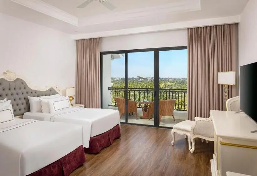 اتاق لوکس با چشم‌انداز باغ, Melia Vinpearl Cua Hoi Beach Resort