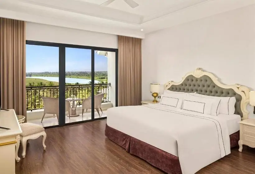 اتاق لوکس با چشم‌انداز دریاچه, Melia Vinpearl Cua Hoi Beach Resort