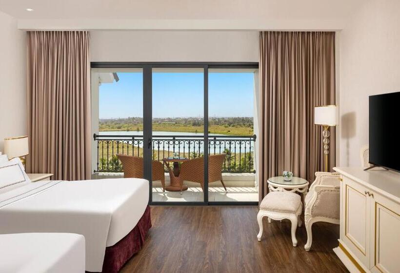 اتاق لوکس با چشمانداز دریاچه, Melia Vinpearl Cua Hoi Beach Resort