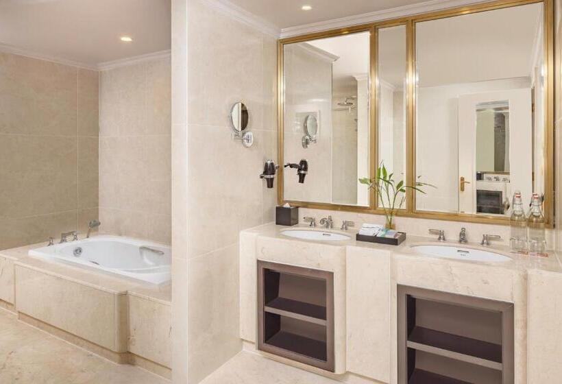 سوییت با چشمانداز دریا, Melia Vinpearl Cua Hoi Beach Resort