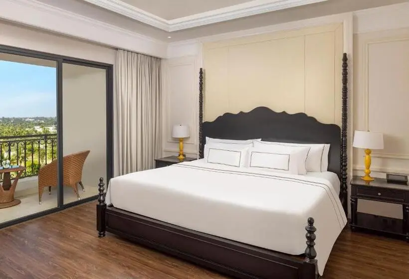 سوییت با چشم‌انداز باغ, Melia Vinpearl Cua Hoi Beach Resort