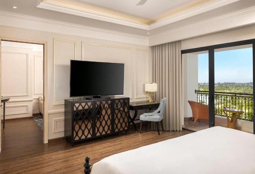 سوییت با چشمانداز باغ, Melia Vinpearl Cua Hoi Beach Resort