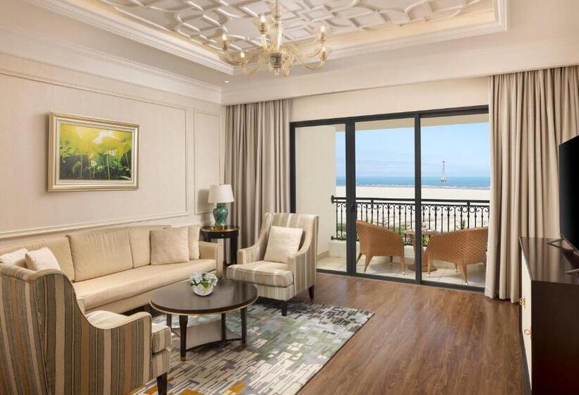 سوییت با چشمانداز دریا, Melia Vinpearl Cua Hoi Beach Resort