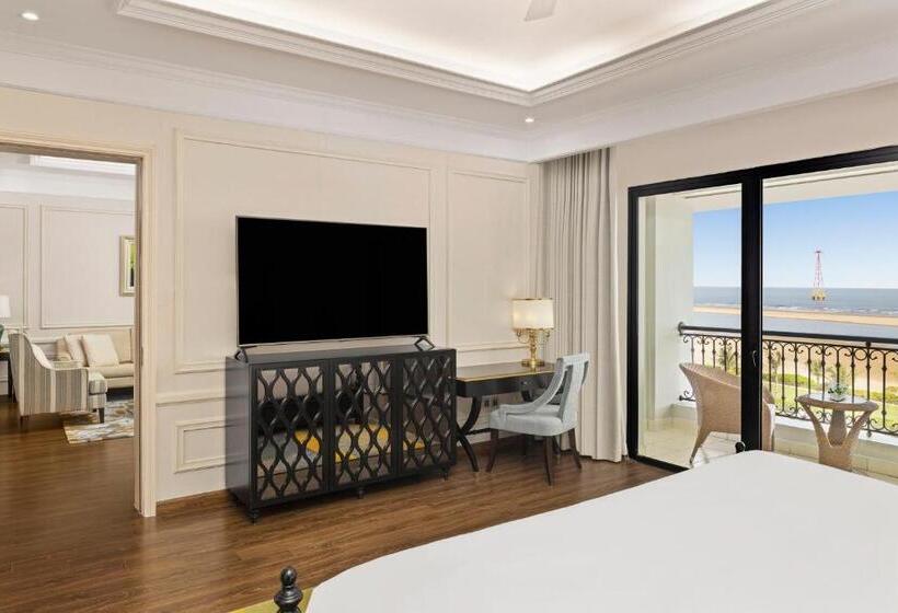 سوییت با چشم‌انداز دریا, Melia Vinpearl Cua Hoi Beach Resort