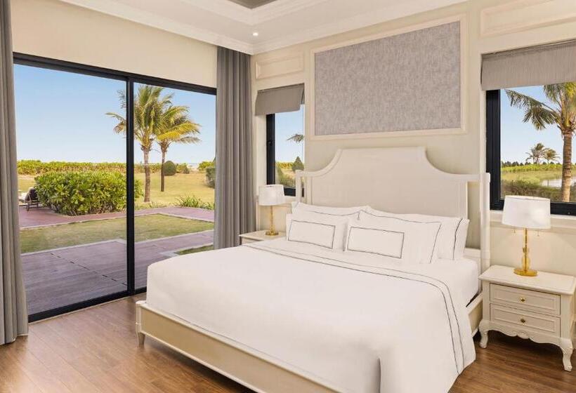 ویلای 4 خوابه, Melia Vinpearl Cua Hoi Beach Resort