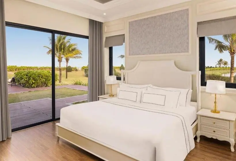 ویلای 4 خوابه, Melia Vinpearl Cua Hoi Beach Resort