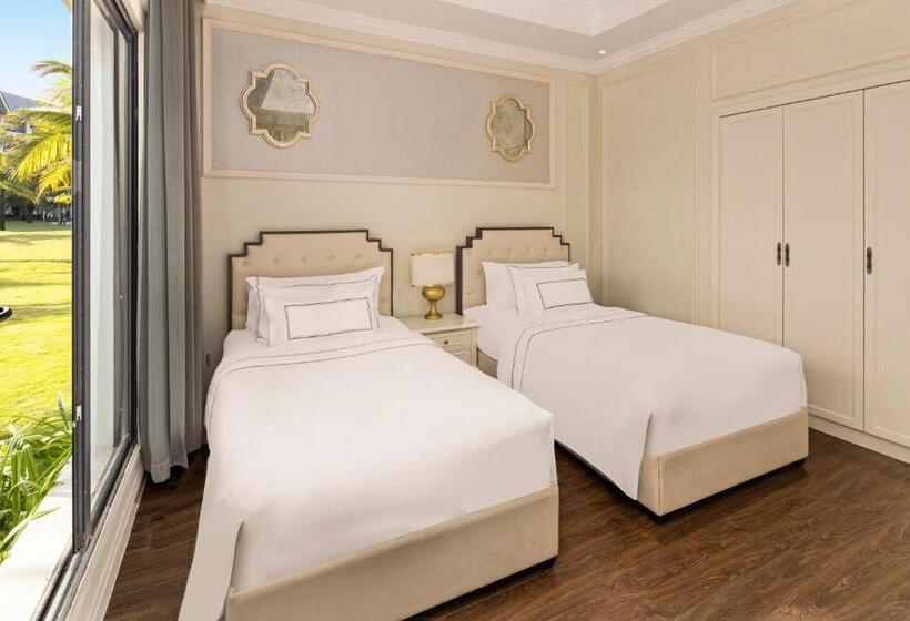 ویلای 4 خوابه, Melia Vinpearl Cua Hoi Beach Resort