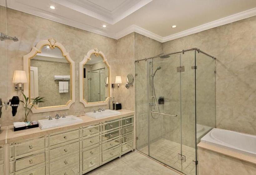 ویلای 4 خوابه, Melia Vinpearl Cua Hoi Beach Resort