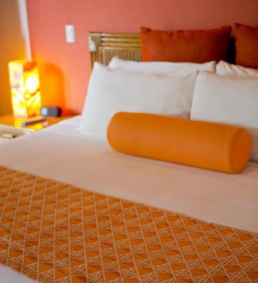 Люкс Deluxe Кровать Кинг, Radisson Hotel Cuernavaca