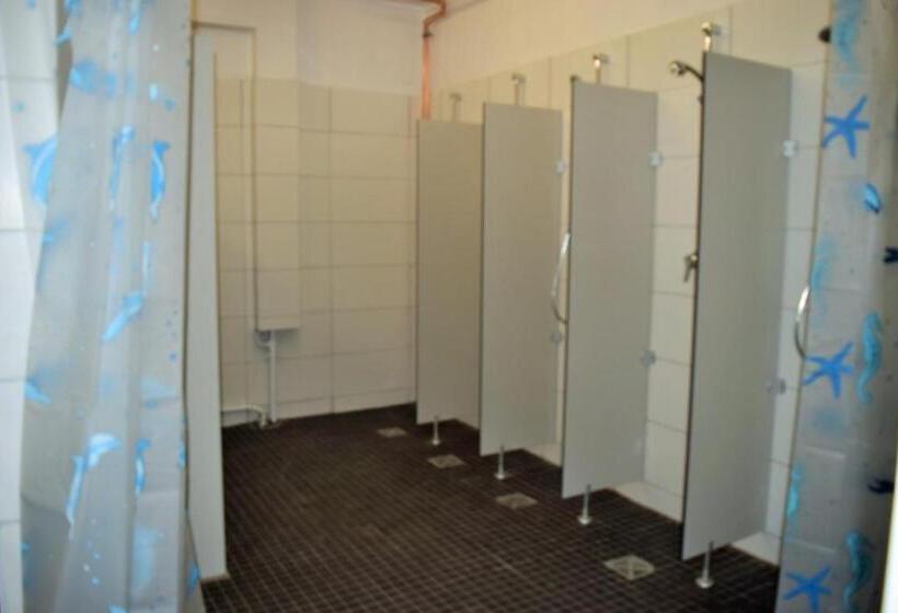 带共用浴室的标准房间, Monteurzimmer Kirchheim Teck