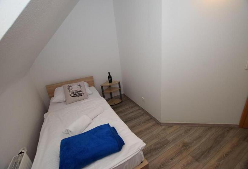 标准单人间共用浴室, Monteurzimmer Kirchheim Teck