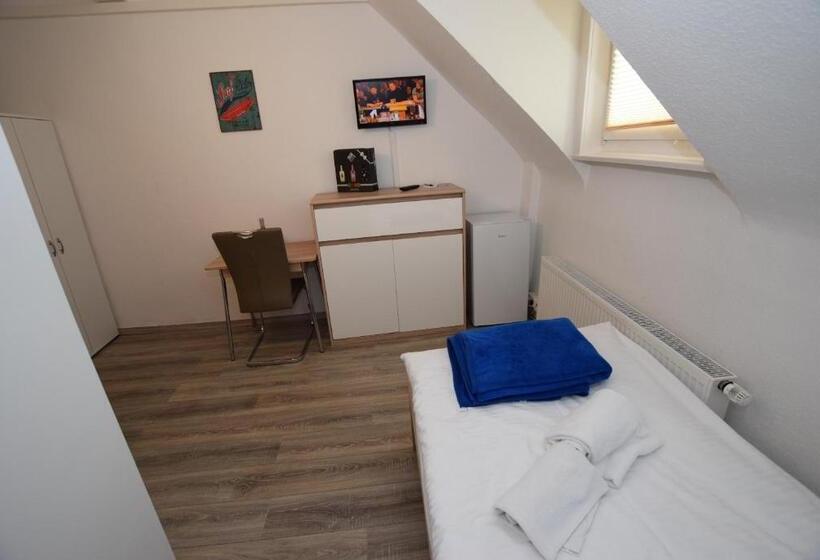 标准单人间共用浴室, Monteurzimmer Kirchheim Teck