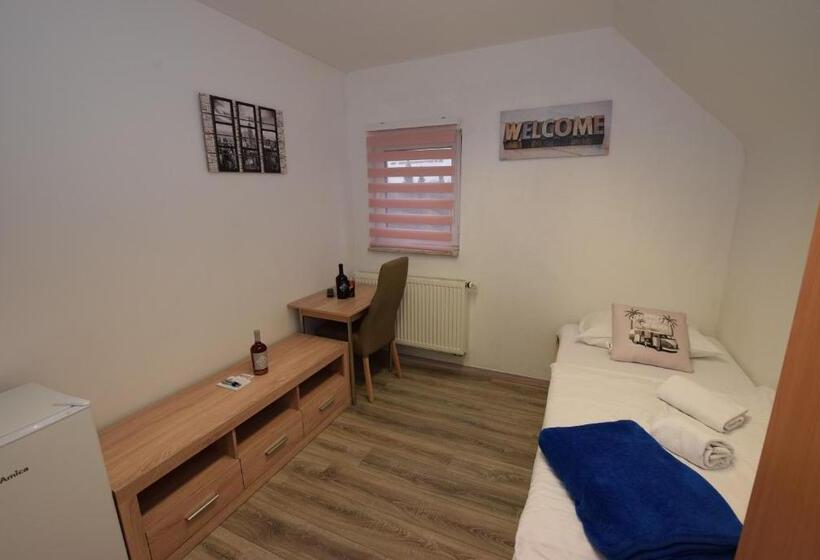 标准单人间共用浴室, Monteurzimmer Kirchheim Teck