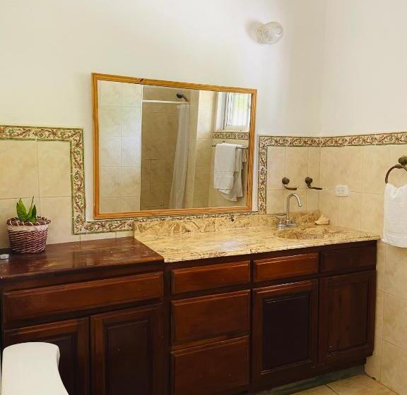 اتاق لوکس, Al Mare