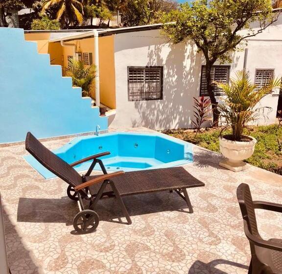 اتاق استاندارد با وان آب گرم, Al Mare