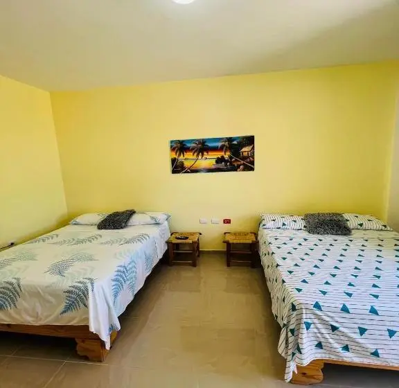 اتاق لوکس با بالکن و چشم‌انداز دریا, Al Mare