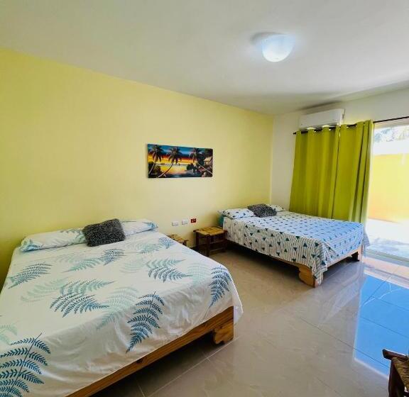 اتاق لوکس با بالکن و چشمانداز دریا, Al Mare