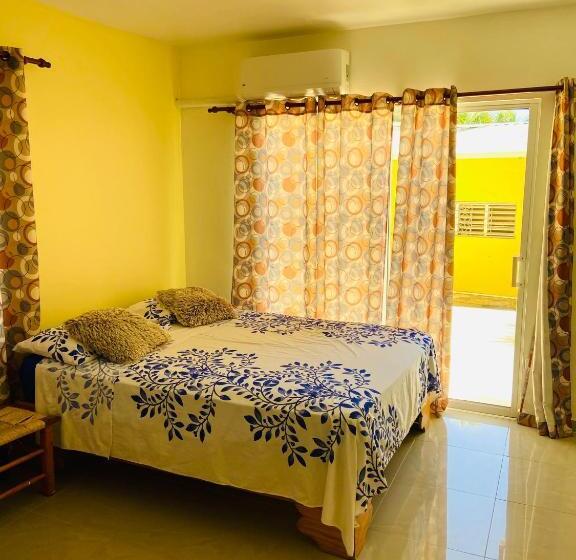 اتاق لوکس با بالکن و چشمانداز دریا, Al Mare