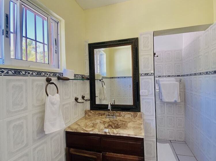 اتاق لوکس, Al Mare