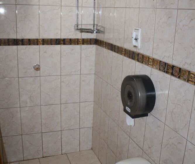 バスルーム共有のトリプルスタンダード, Big Vacation Hostel