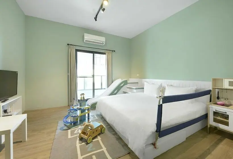 اتاق لوکس, Butterfly Family B&b